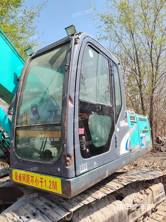 駕駛室整體（整機外觀）