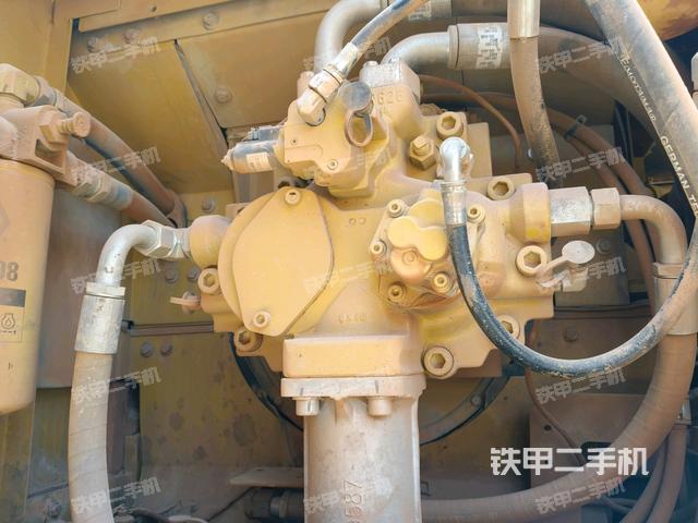 液壓泵斜45?左(大件艙室) 液壓泵斜45?左(大件艙室)