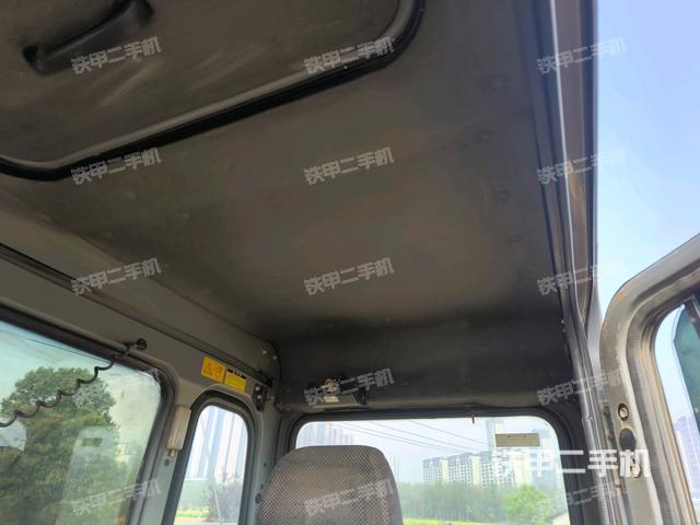 駕駛室左前45度（駕駛室部分）