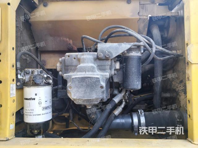 液壓泵艙室正面整體(整機(jī)外觀) 液壓泵艙室正面整體(整機(jī)外觀)