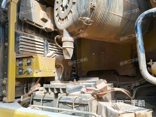 散熱器正面(大件艙室) 散熱器正面(大件艙室)