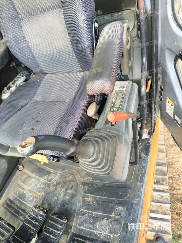 右側(cè)玻璃角標（駕駛室部分）