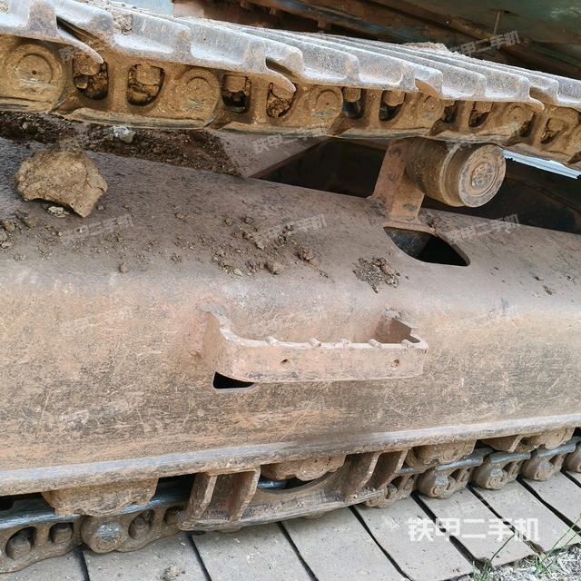 單側(cè)履帶整體（整機(jī)外觀）