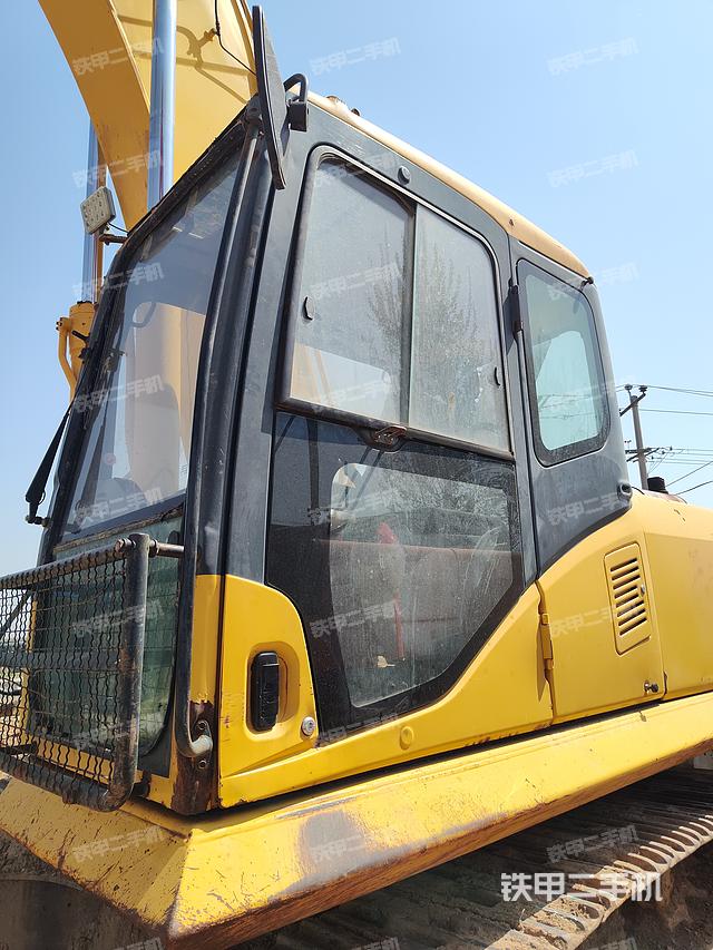 駕駛室整體（整機外觀）