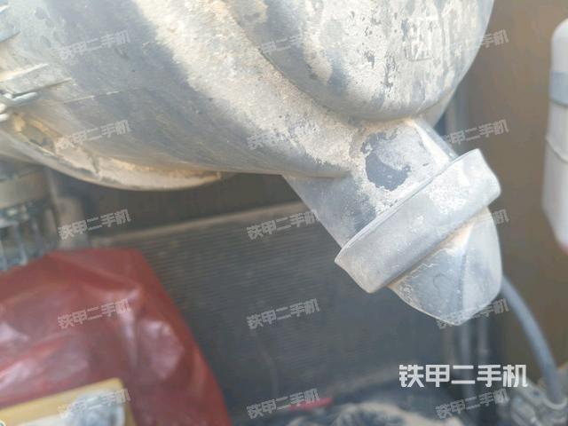 散熱器正面(大件艙室) 散熱器正面(大件艙室)