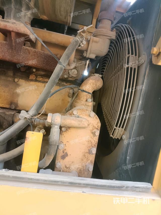 發(fā)動機右側(cè)(整機外觀及大件) 發(fā)動機右側(cè)(整機外觀及大件)