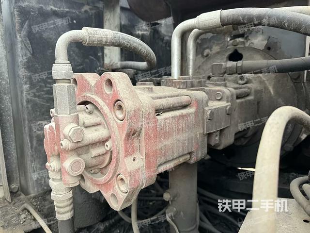 液壓泵艙室正面整體（整機(jī)外觀）
