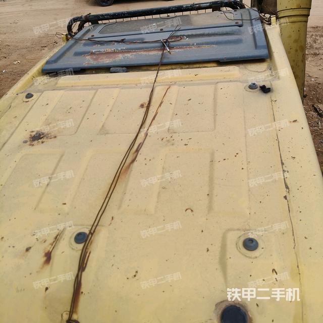 驾驶室顶部（整机外观）