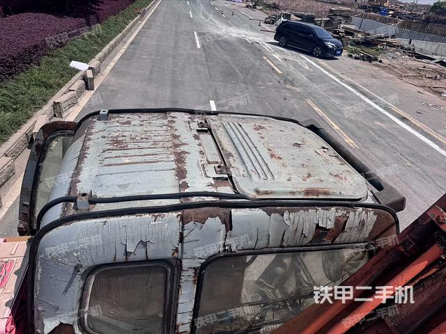 駕駛室頂部俯視(上車部件) 駕駛室頂部俯視(上車部件)