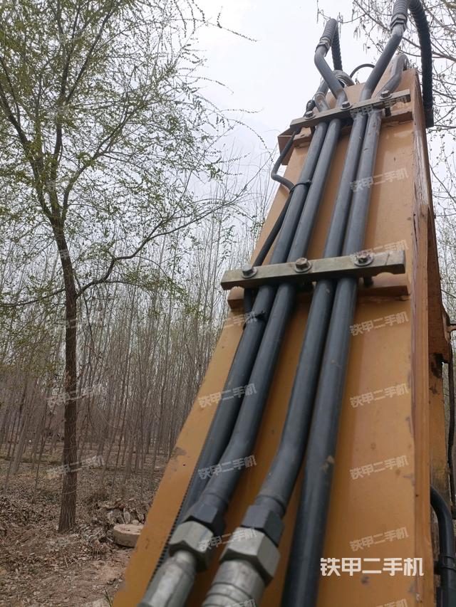 大臂背部俯視（工作和回轉(zhuǎn)裝置）