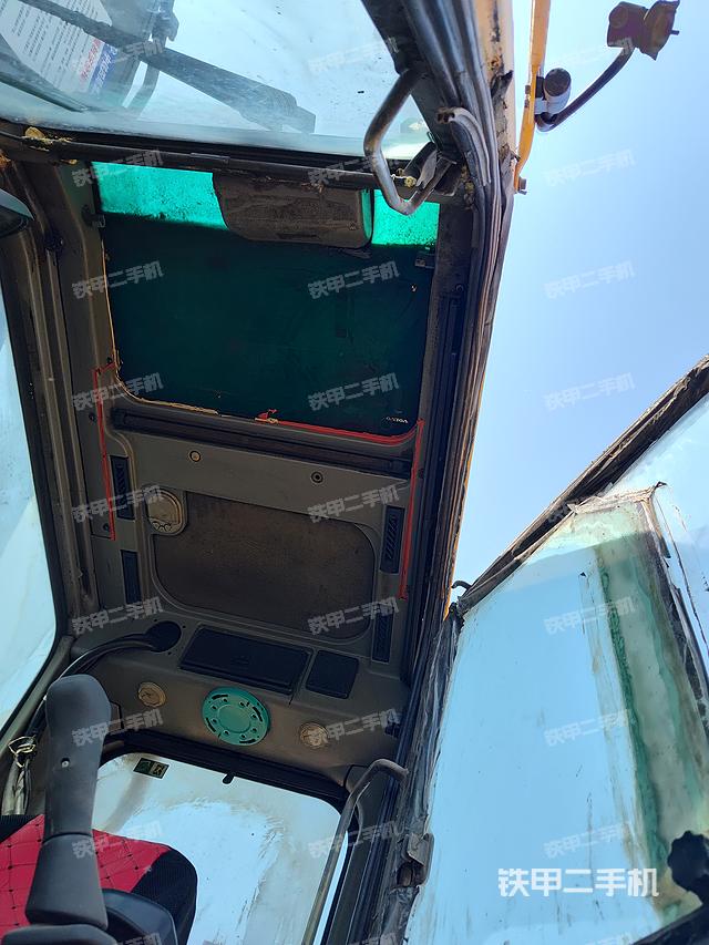 驾驶室顶部（整机外观）