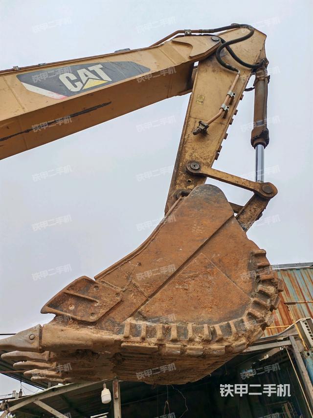 大臂整體?右側(工作和回轉裝置) 大臂整體?右側(工作和回轉裝置)