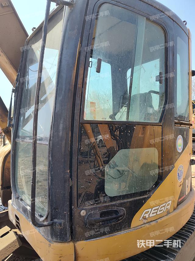 驾驶室整体（整机外观）