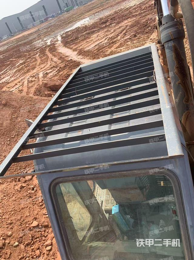 駕駛室頂部（整機(jī)外觀）