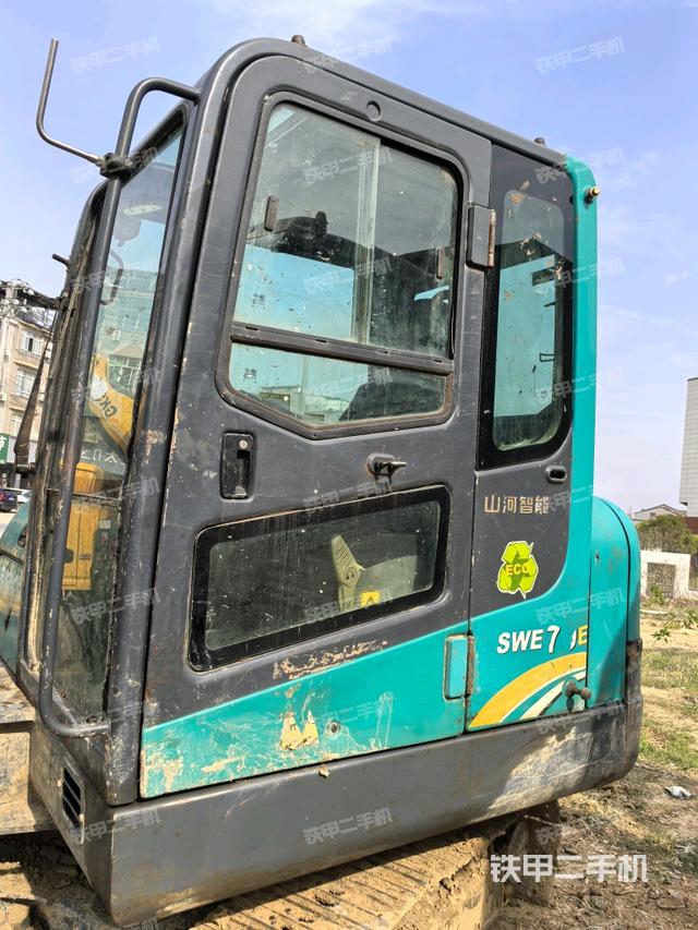 駕駛室整體（整機(jī)外觀）