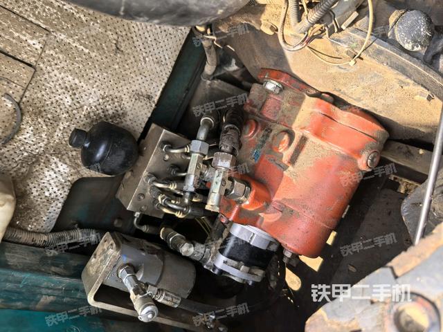 液壓泵艙室正面整體（整機(jī)外觀）