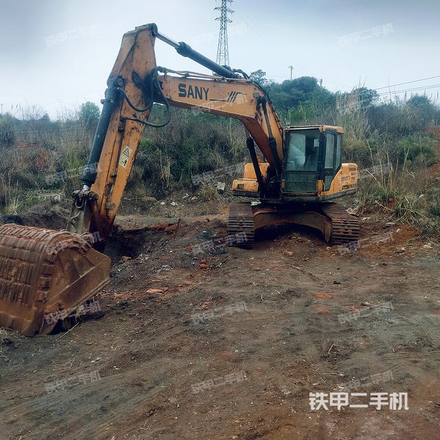 駕駛室整體（整機外觀）