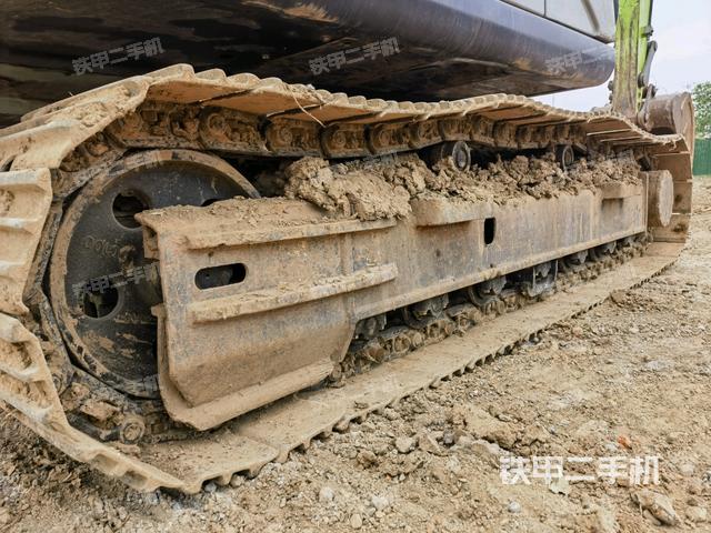 右側(cè)履帶整體(行走機(jī)構(gòu)) 右側(cè)履帶整體(行走機(jī)構(gòu))