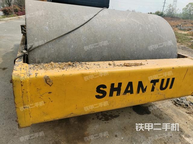 正前（壓路機(jī)整機(jī)外觀）