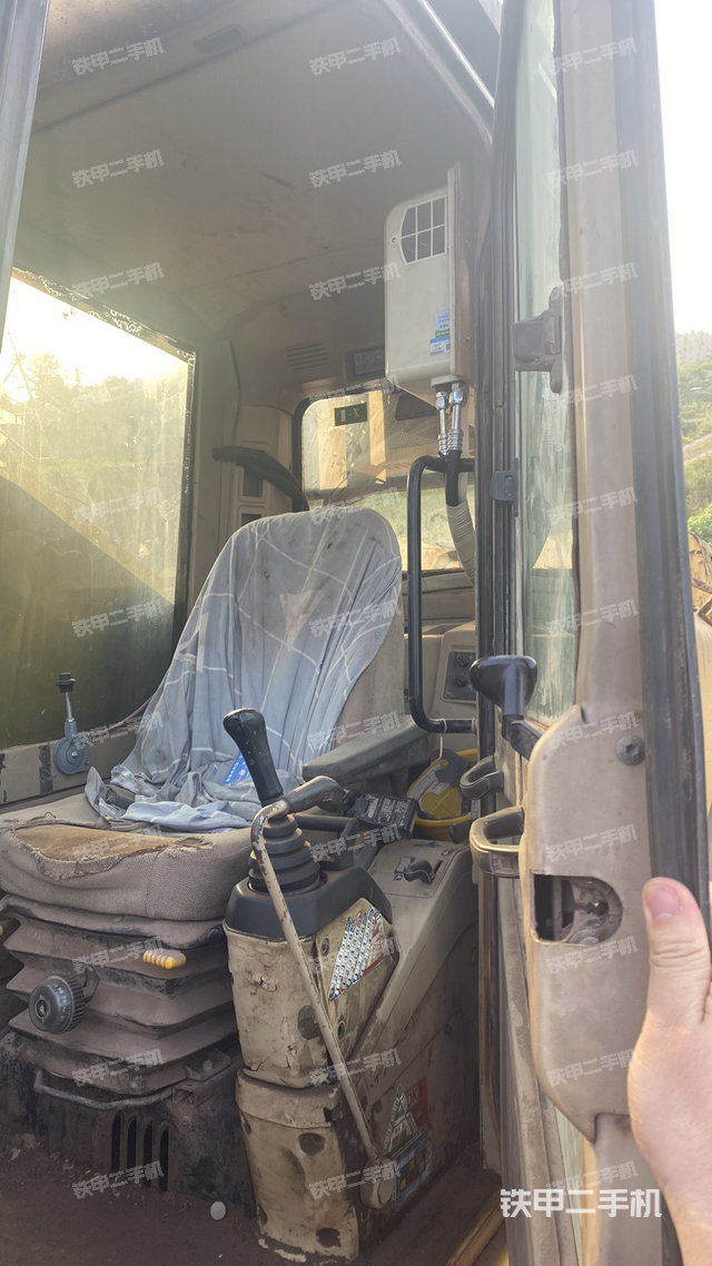 驾驶室整体（整机外观）