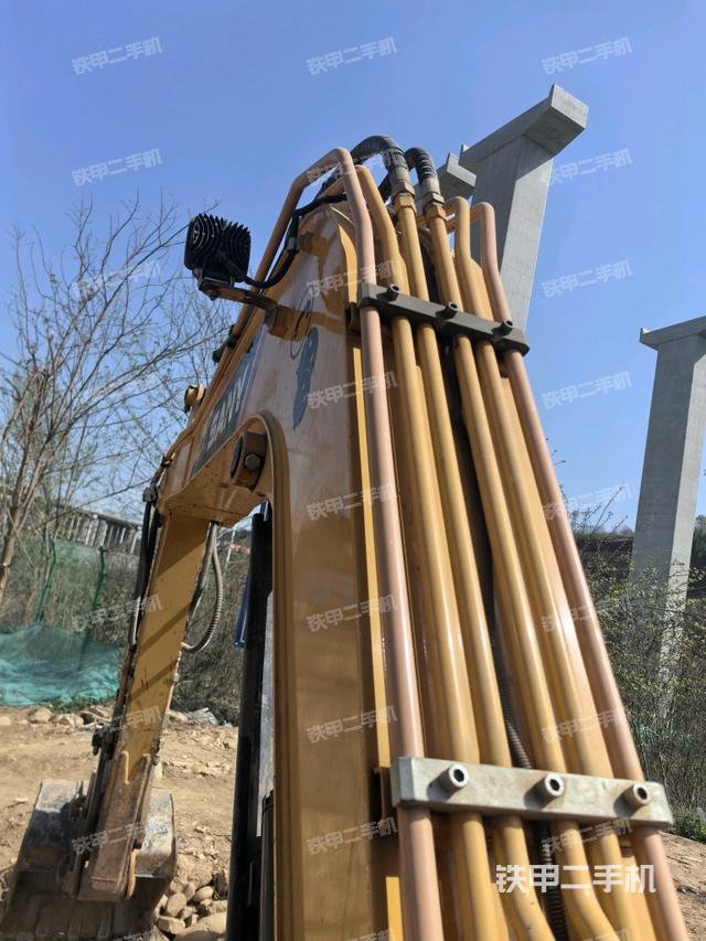 大臂背部俯視（工作和回轉(zhuǎn)裝置）