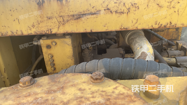 回转马达和主控阀（整机外观）