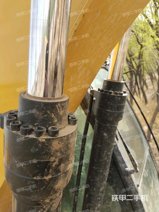 大臂油缸整體?豎拍（工作和回轉(zhuǎn)裝置）