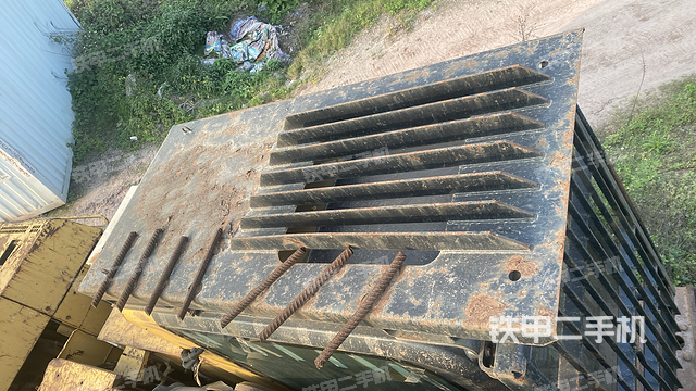 驾驶室顶部（整机外观）