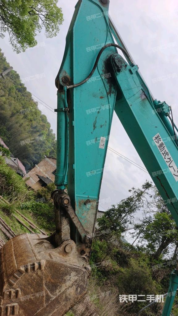 小臂整體左后(工作和回轉(zhuǎn)裝置) 小臂整體左后(工作和回轉(zhuǎn)裝置)