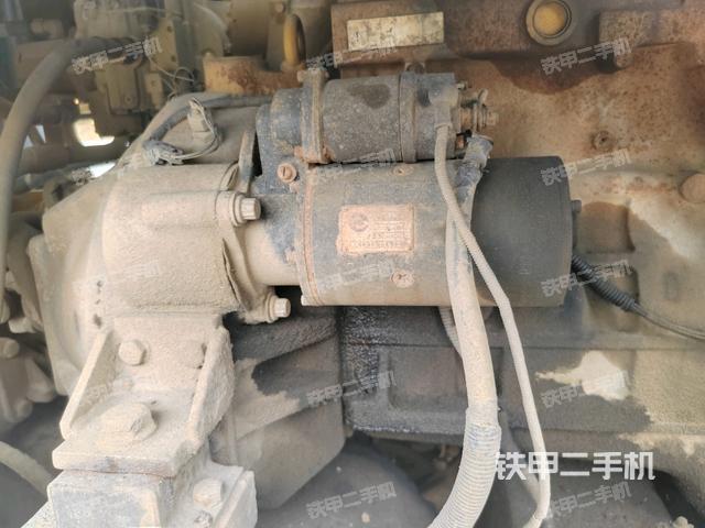 分動(dòng)箱或變速箱（壓路機(jī)發(fā)動(dòng)機(jī)艙）