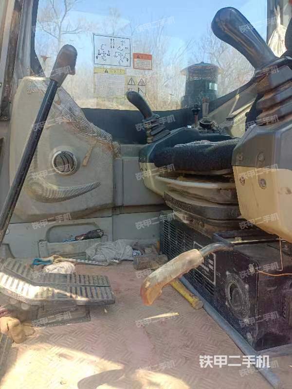 驾驶室整体（整机外观）