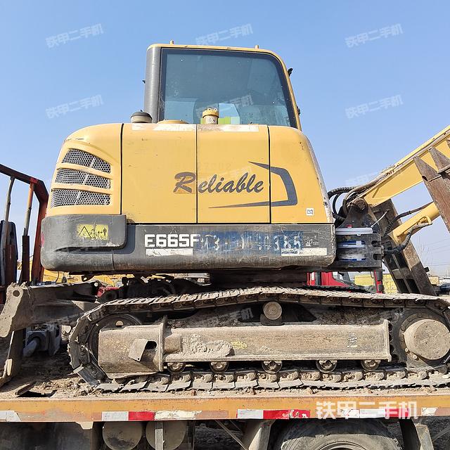 整機右后45°（整機外觀）