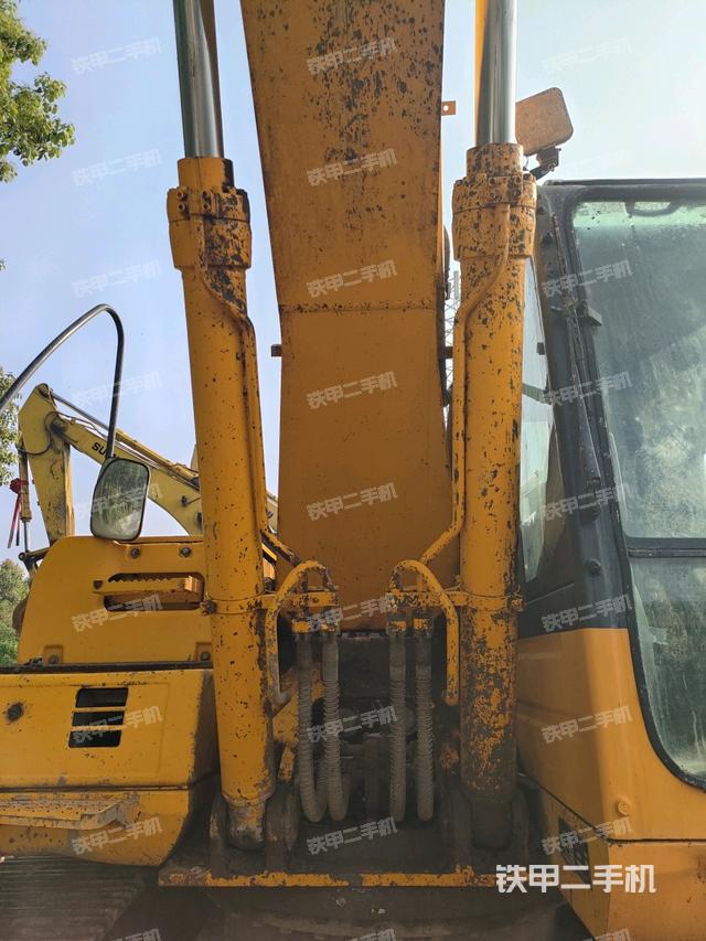 大臂油缸整體?豎拍（工作和回轉(zhuǎn)裝置）