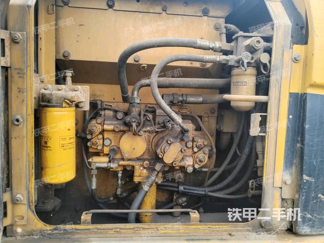 液壓泵斜45?右（大件艙室）