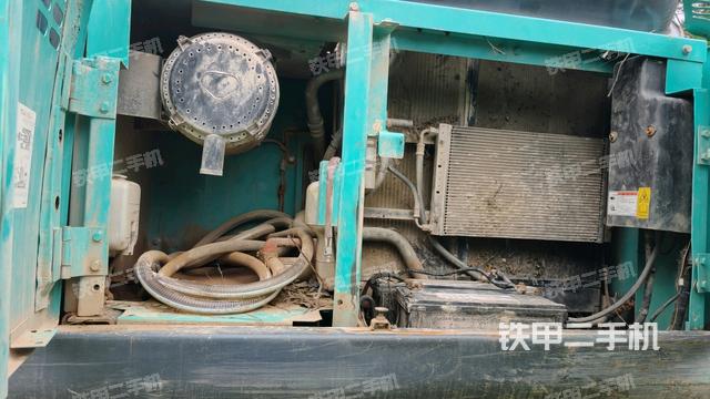 散熱器正面(大件艙室) 散熱器正面(大件艙室)
