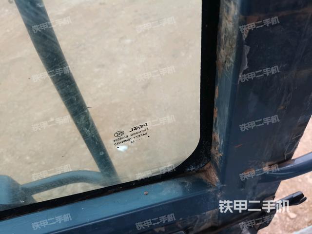 右側(cè)玻璃角標(biāo)(駕駛室部分) 右側(cè)玻璃角標(biāo)(駕駛室部分)