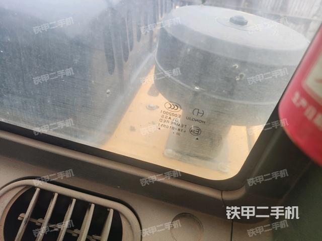 后窗玻璃角標(駕駛室部分) 后窗玻璃角標(駕駛室部分)