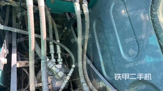 回轉(zhuǎn)馬達(dá)（上車部件）