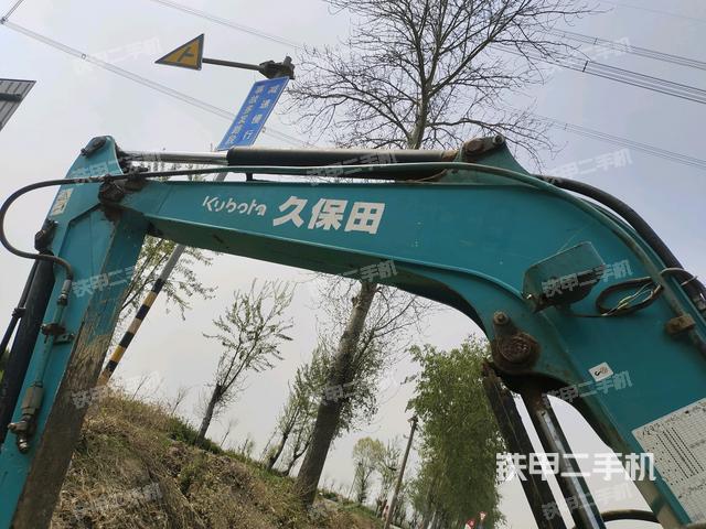 转盘和下车架正前（工作和回转装置）