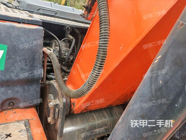大臂根部?斜視(工作和回轉(zhuǎn)裝置) 大臂根部?斜視(工作和回轉(zhuǎn)裝置)