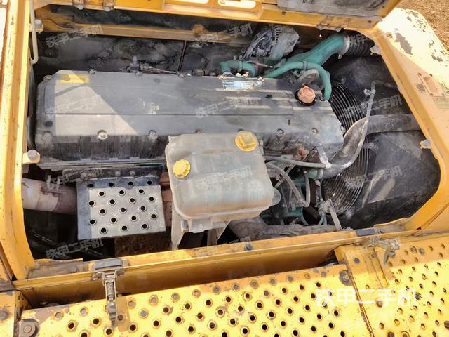 发动机整体俯视（整机外观）