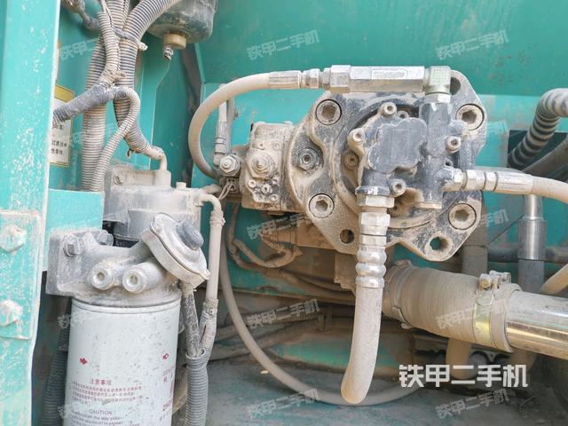 液壓泵斜45?右(大件艙室) 液壓泵斜45?右(大件艙室)