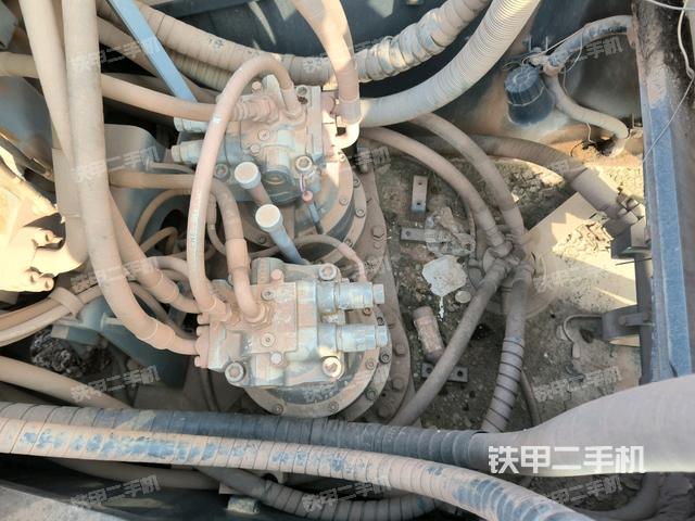 回轉(zhuǎn)馬達（上車部件）