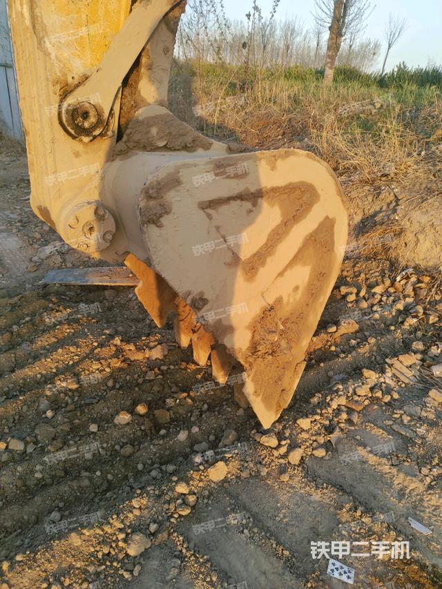 小臂整體左后(工作和回轉裝置) 小臂整體左后(工作和回轉裝置)