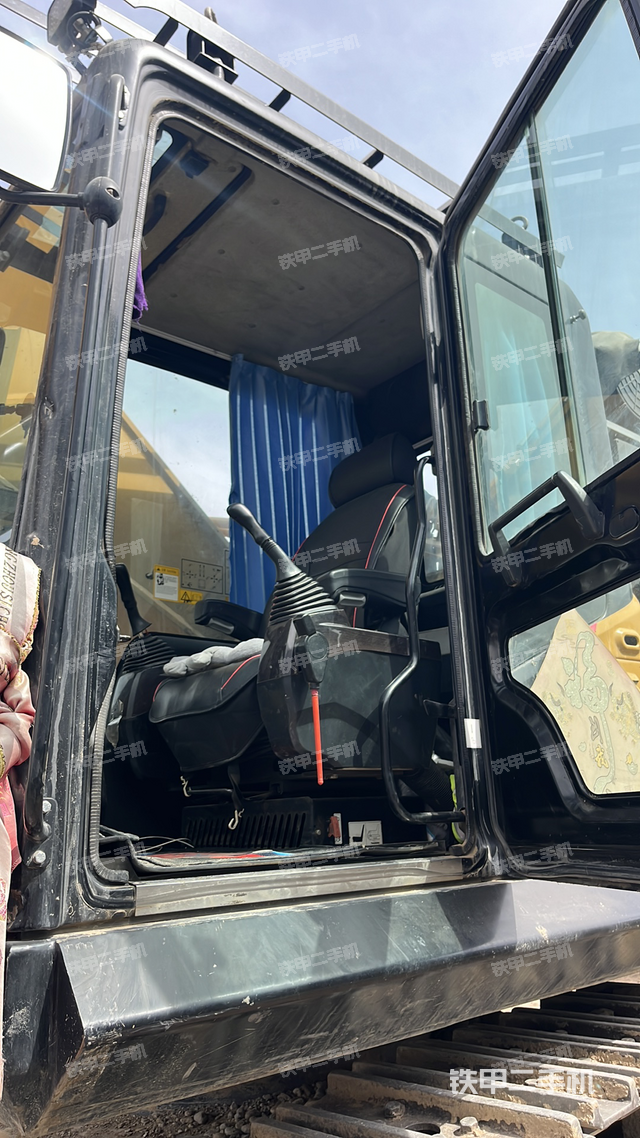 驾驶室整体（整机外观）