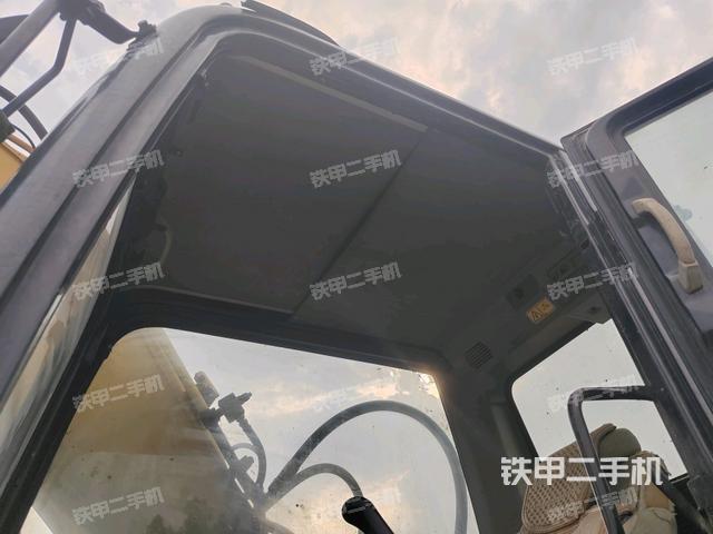 左后方玻璃角標(biāo)（駕駛室部分）