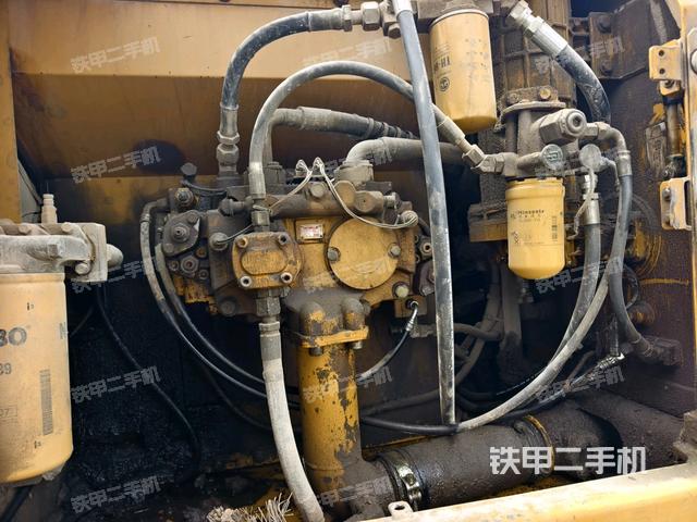 液壓泵斜45?左（大件艙室）