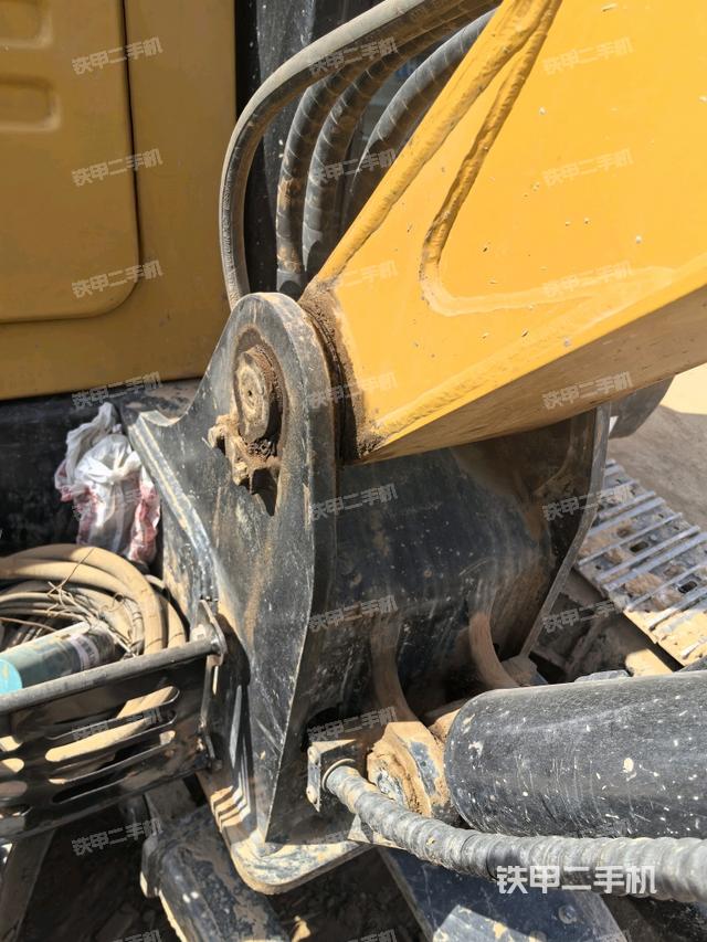 大臂根部?斜（工作和回轉(zhuǎn)裝置）