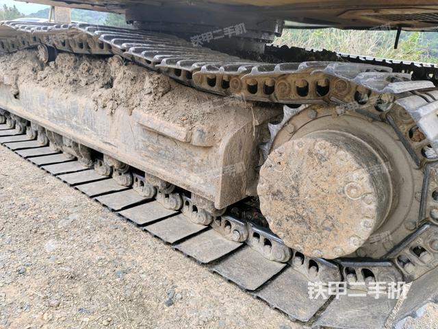 左側(cè)履帶整體?（行走機(jī)構(gòu)）