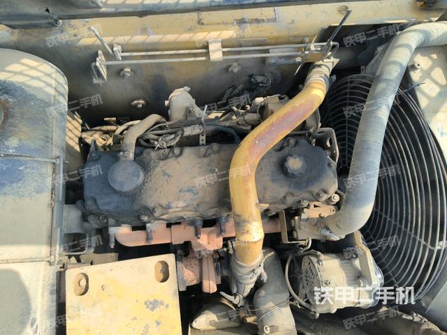 發(fā)動(dòng)機(jī)室（上車部件）